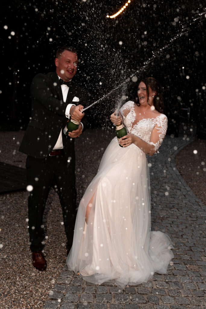 Brautpaarshooting mit Champagner-Dusche | Hochzeitsfotgrafie Rhein-Main-Gebiet & Saarland